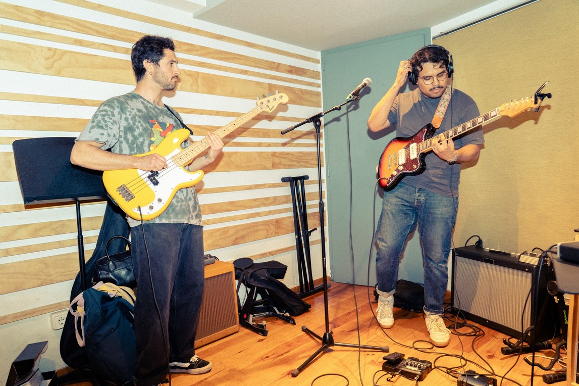 Dissolute Youth rehearsing in the studio, photo 2